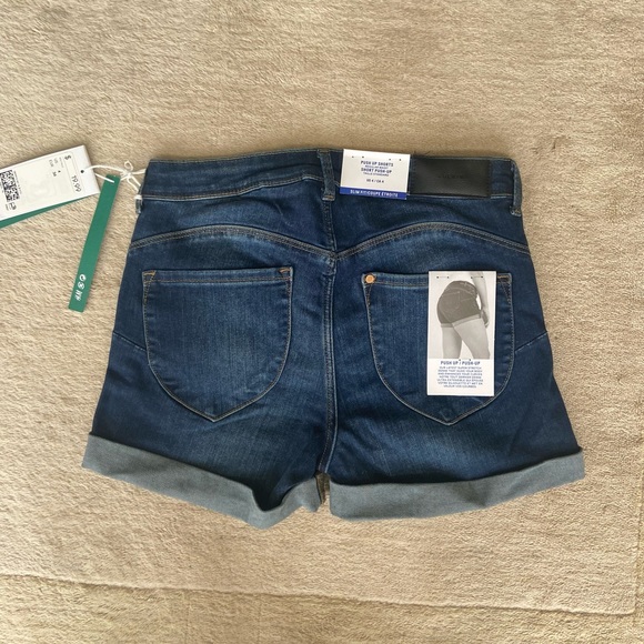 H&M Jean Shorts - Picture 2 of 2